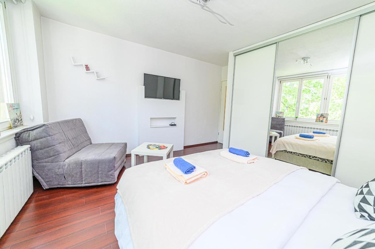 Beautiful Cozy Studio Close To City Center Apartman Szarajevó Kültér fotó